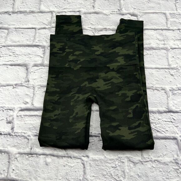 Spanx Look At Me Now Seamless Athletic Leggings Women's Green Camouflage Small - Picture 9 of 9